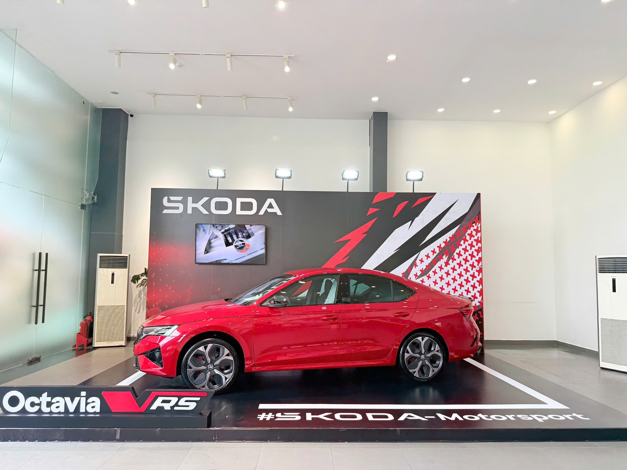 Skoda Octavia RS - Ảnh 5